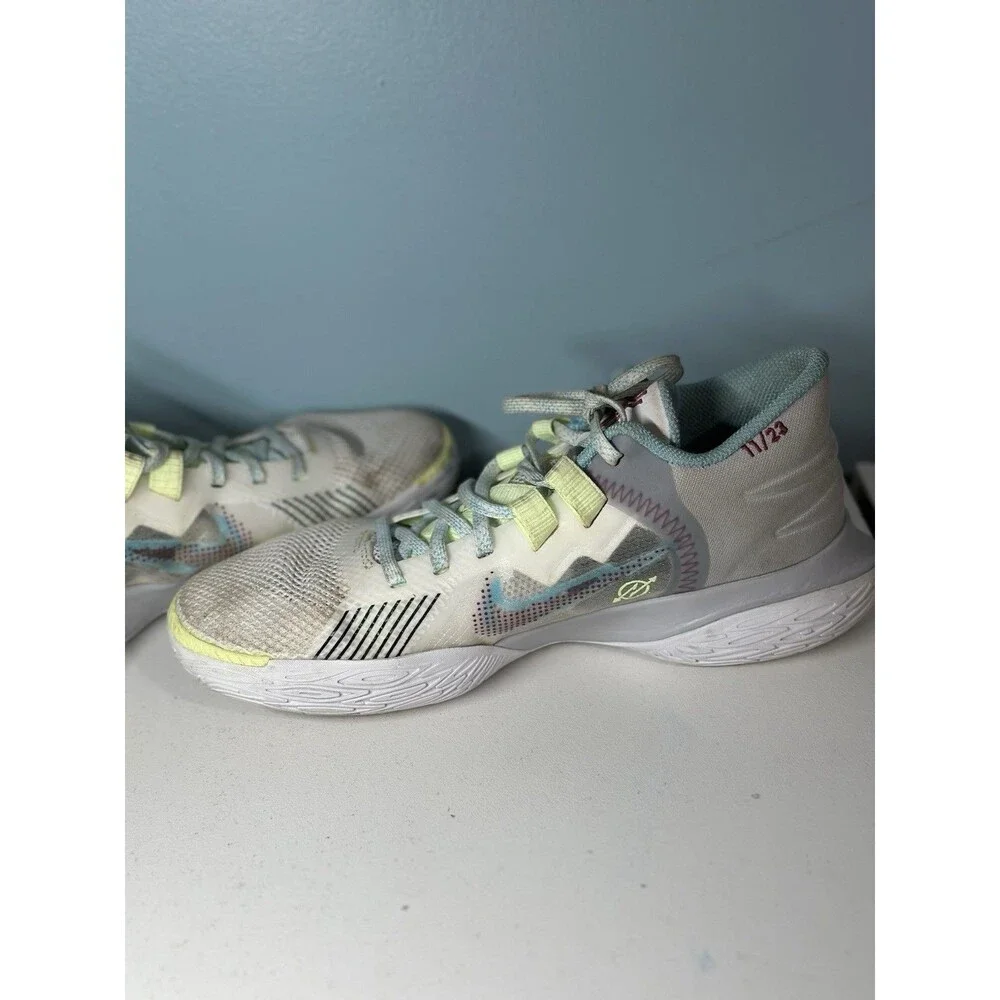 Nike Kyrie Flytrap 5 - 1 World 1 People Basketball Shoes CZ4100-102 Men's Sz 7.5